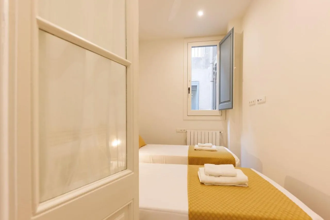 Bravissimo Ciutadans, Comfortable 3-Bedroom Apartment Girona Spain