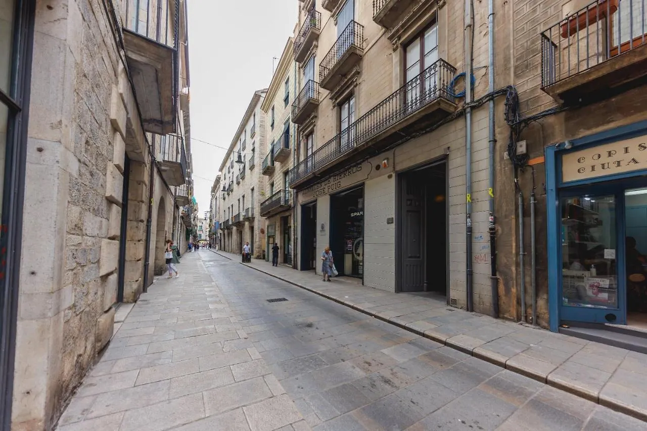 Bravissimo Ciutadans, Comfortable 3-Bedroom Apartment Girona 0*,  Spain