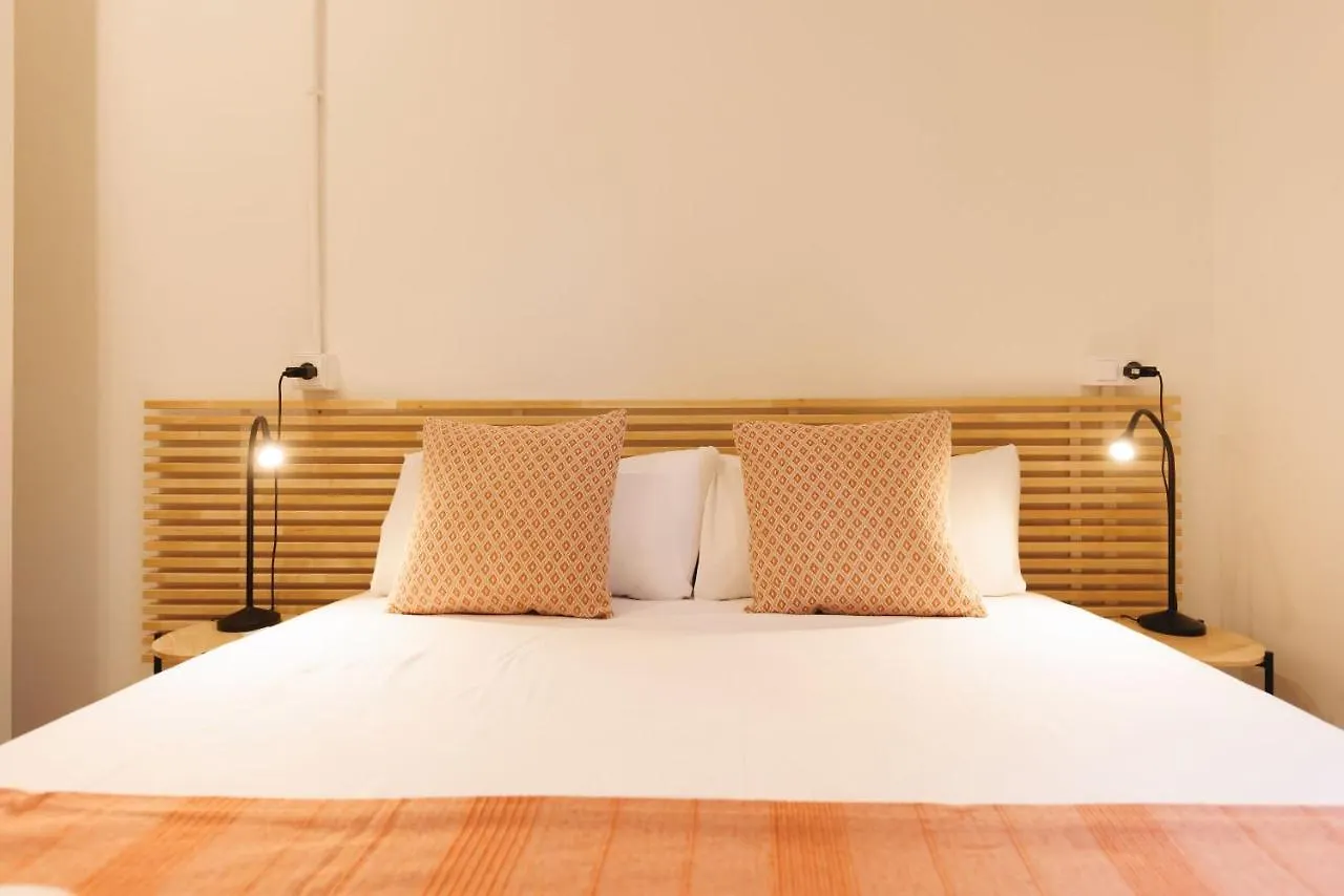 Bravissimo Ciutadans, Comfortable 3-Bedroom Apartment Girona Spain