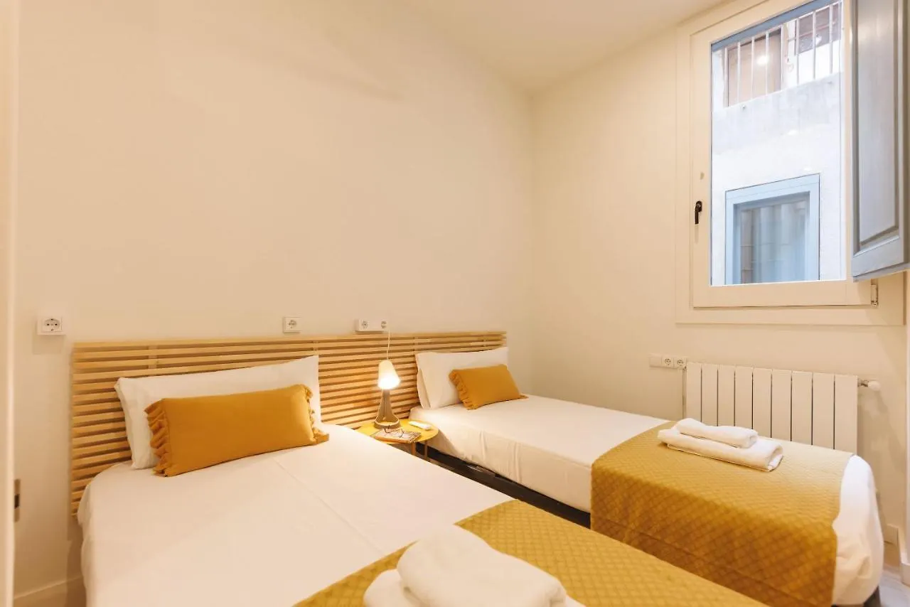 Bravissimo Ciutadans, Comfortable 3-Bedroom Apartment Girona Spain