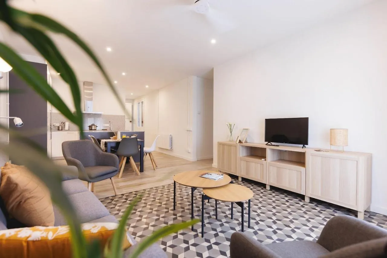 Bravissimo Ciutadans, Comfortable 3-Bedroom Apartment Girona 0*,